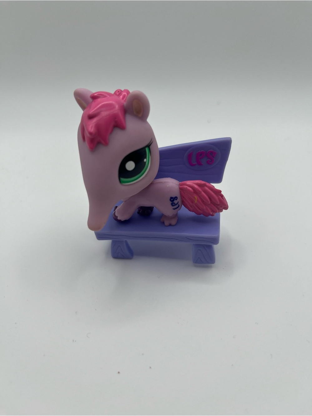 Littlest Pet Shop Anteater #2618 Hasbro LPS with Bench